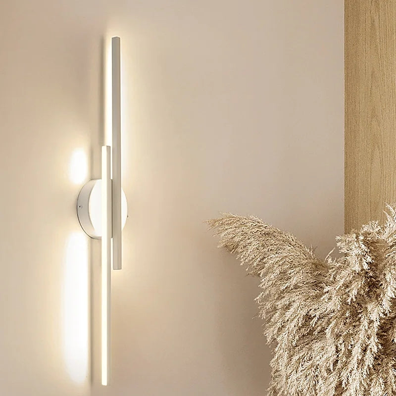 Arisha Minimalita Lineal Metal LED Aplique de Pared Negra/Blanca